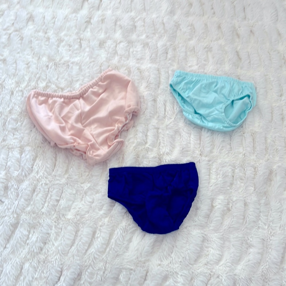 Baby bloomers size 0-3 months.